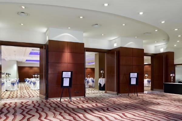 Hotel Park Plaza Victoria London